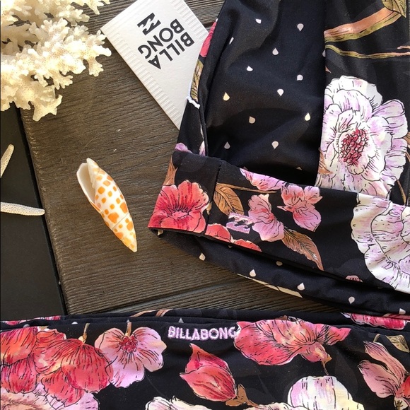 🌴🌼BILLABONG- SWEET TIDE REVERSIBLE BIKINIS SET🌼 - Picture 6 of 8